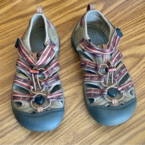 Keen Hiking Closed Toe Sandals Boys Size 5 US Waterproof Outdoors Tan Orange - Picture 16 of 16